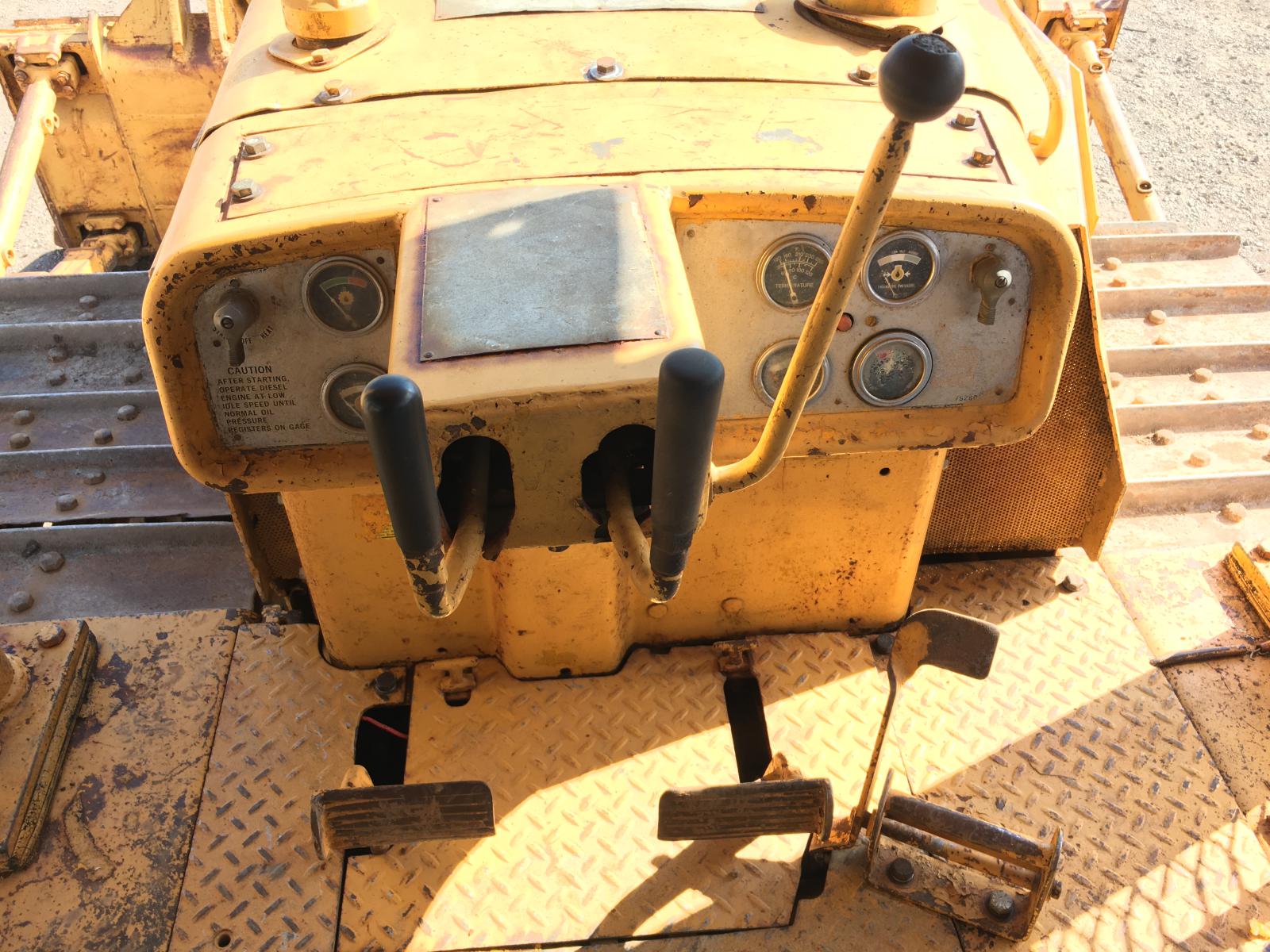./imagenes/INVOICE/2019/14427/BULLDOZER CAT_D6C (30).JPG